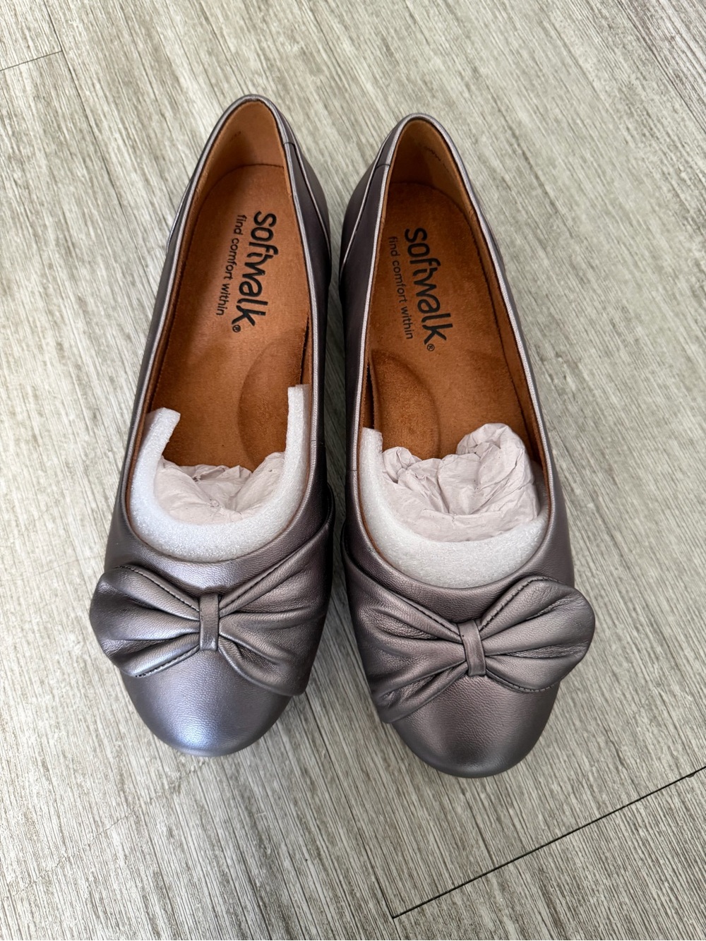 SoftWalk Women's Pewter Bow Slip-On Flats